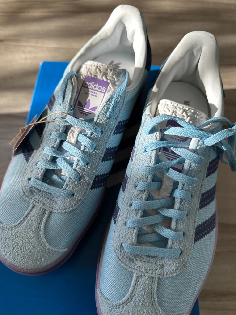 adidas Light Blue Suede & denim Sneakers with Navy Stripes, Size 7 1/2 - Picture 2 of 4